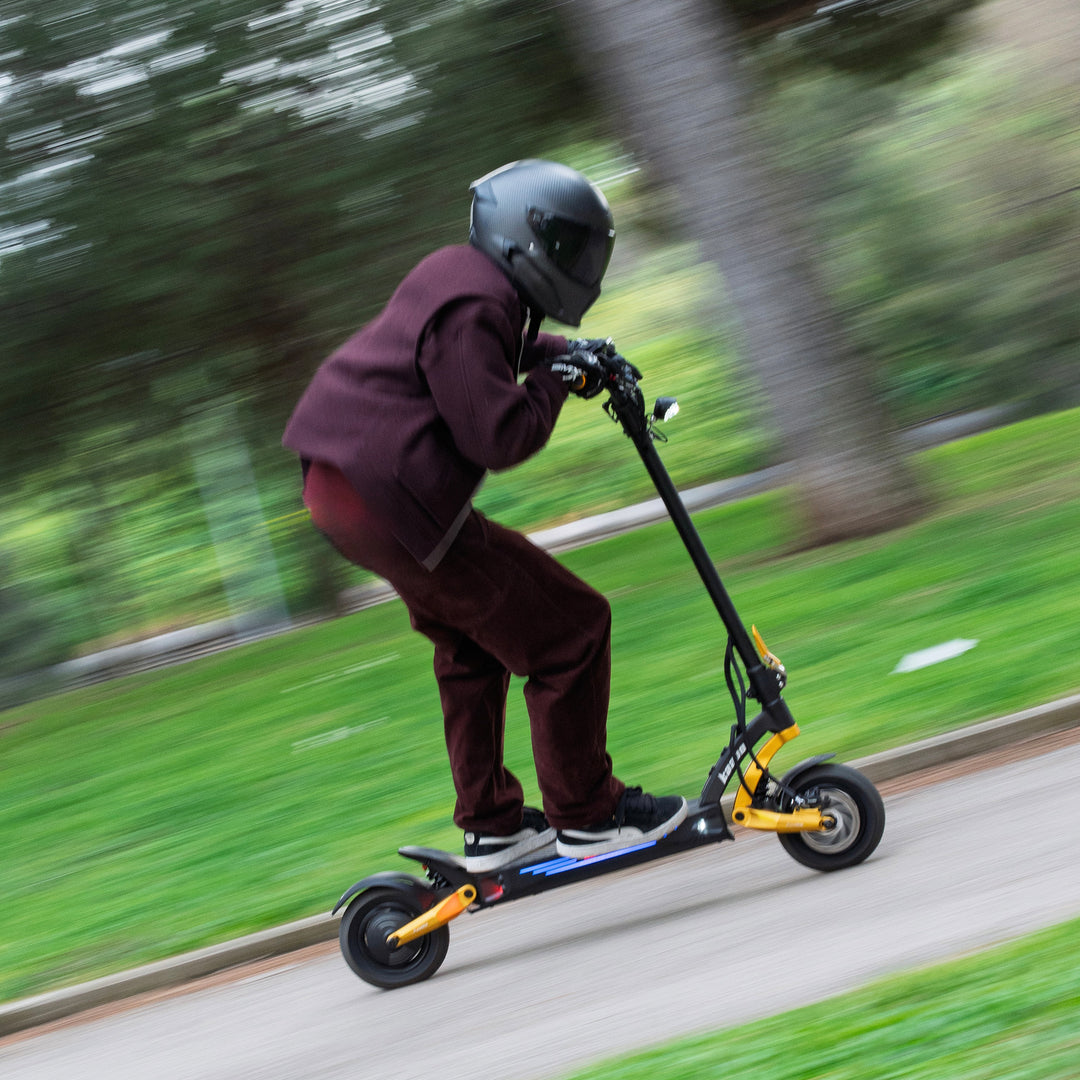 Kaabo Mantis King GT Electric Scooter – 43 MPH, Dual 1100W Motors, 60V 24Ah Samsung Battery