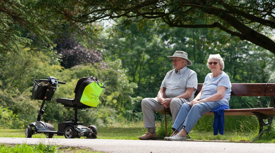 Buying Scooters to Solve The Mobility Issues in The Elderly: 8 Features to Look for And Their Benefits