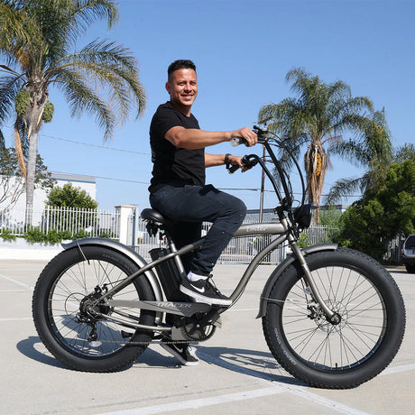 Tracer Loiter 26" 800W Cruiser E-Bike, 48V 17.5Ah Battery, 40–50 Mile Range, 26×4.0 Fat Tires, Shimano 7-Speed, Up to 25 MPH