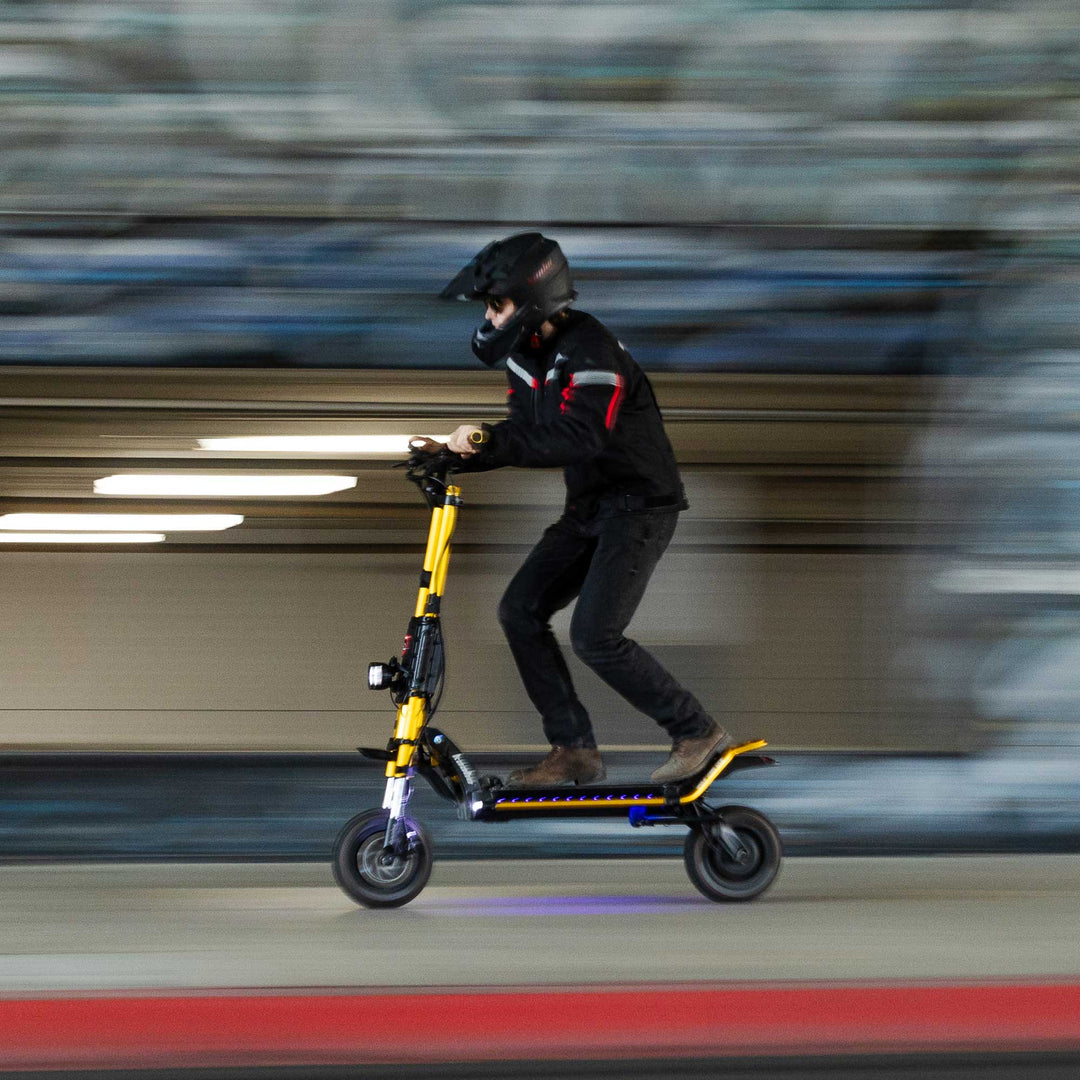 Kaabo King GTR Electric Scooter – 65 MPH, Dual 2000W Motors, 72V 35Ah Battery