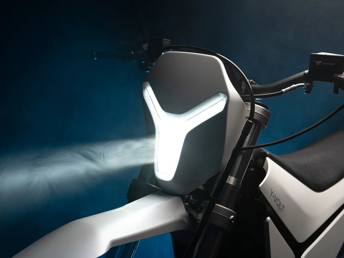 Y‑VOLT Surge V Electric Dirt Bike – 35kW Peak Motor, 97.2V 45Ah Battery, Up to 68 MPH