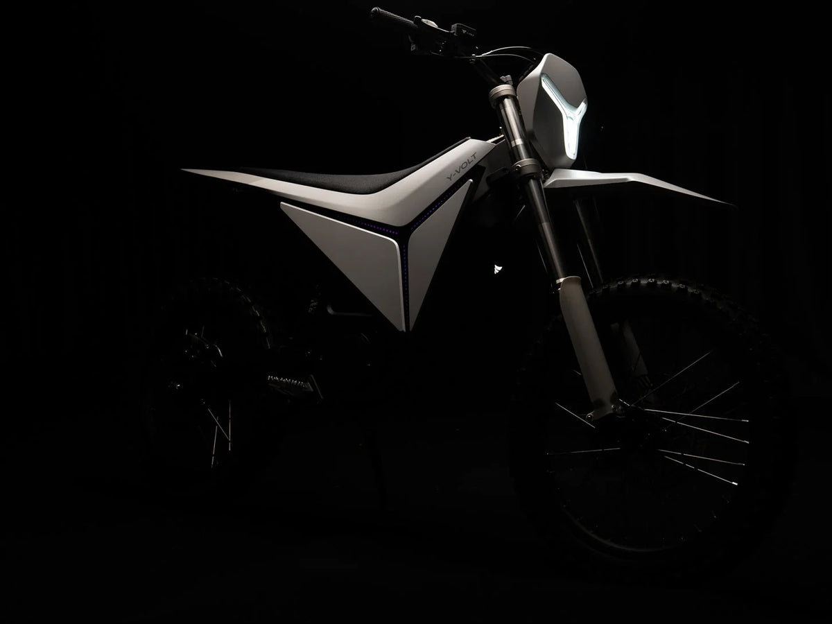Y‑VOLT Surge V Electric Dirt Bike – 35kW Peak Motor, 97.2V 45Ah Battery, Up to 68 MPH