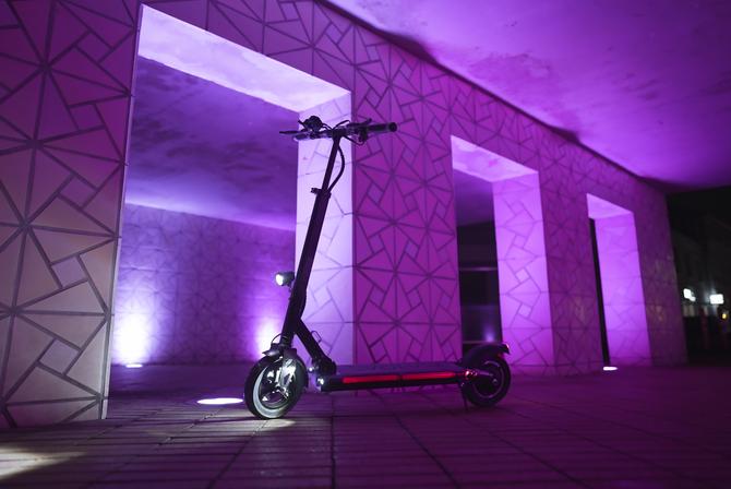 Evolv Tour XL-R Electric Scooters